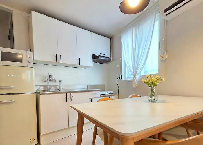 Apartamento Moonjar - Private 3br For 6 - Gyeongbokgung Hongdae Bukchon - Airport Bus *